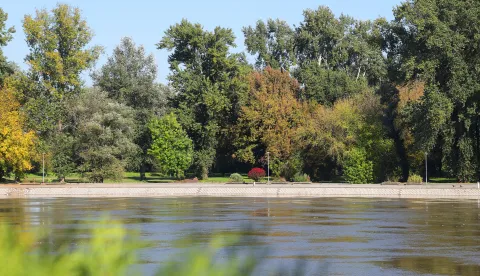 Osijek, 07. 10. 2024., slobodnjaci, slobodnjak, ljudi, umirovljenici, jesen, toplo vrijeme, boje jeseniSNIMIO BRUNO JOBST