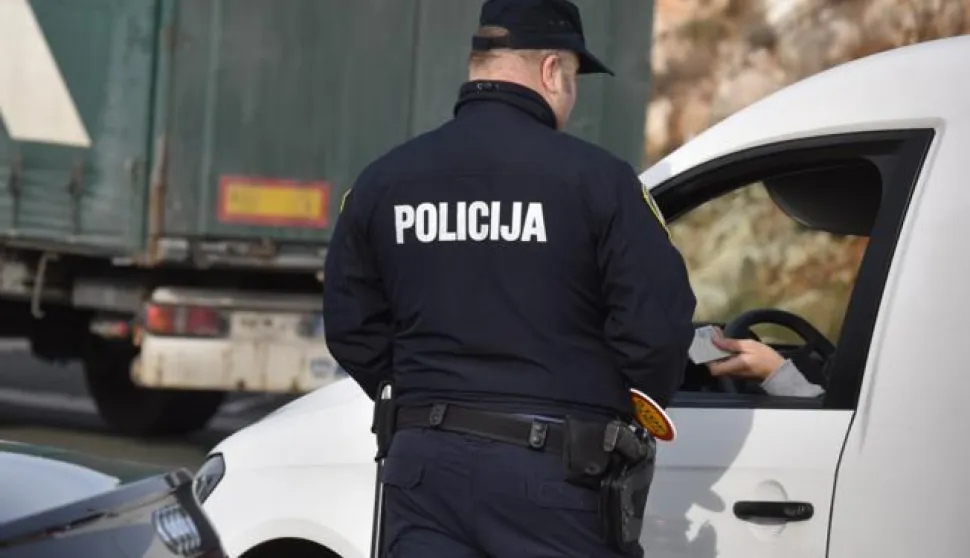 22.01.2020., Prokljan - Velika policijska akcija na autocesti A-1 Zagreb-Split kod odmorista Prokljan. Uz prometnu policiju u akciji su sudjelovale i granicna policija, odjel za droge te sve inspekcije ukljucujuci i carinu. Photo: Hrvoje Jelavic/PIXSELL