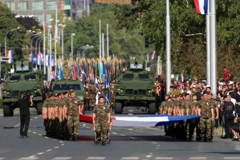 Zagreb, 31.7.2025.- Vojni mimohoda u ?ast VRO "Oluja" povodom obilje?avanja Dana pobjede i domovinske zahvalnosti, Dana hrvatskih branitelja i 30. obljetnice te vojno-redarstvene operacije. Mimohod Vukovarskom ulicom odr?ava se od Avenije Marina Dr?i?a do Savske ulice. foto HINA/ Damir SEN?AR/ ua