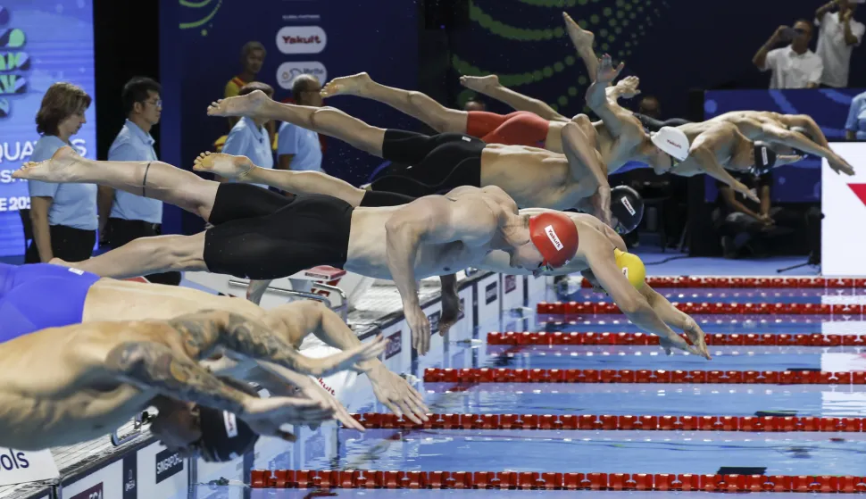 epa12276956 Swimmers compete in the Men's 50m Freestyle Semifinals at the World Aquatics Championships Singapore 2025 in Singapore, 01 August 2025. EPA/RUNGROJ YONGRIT