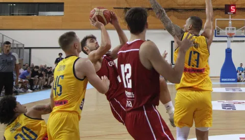 Opatija, 2.8.2025. - Pripremna prijateljska utakmica košarkaških reprezentacija Hrvatske i Ukrajine. foto HINA/ Miljenko KLEPAC/ mk