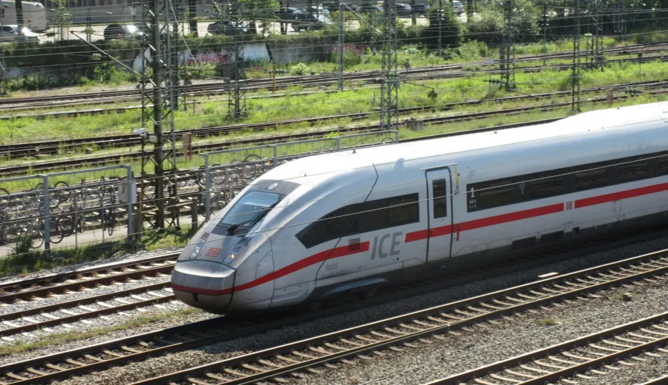NJEMAČKA VLAK DEUTSCHE BAHN