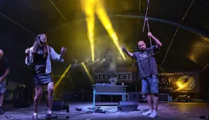 Brkovi i Vojko rasplesali pivoljupce u Orahovici