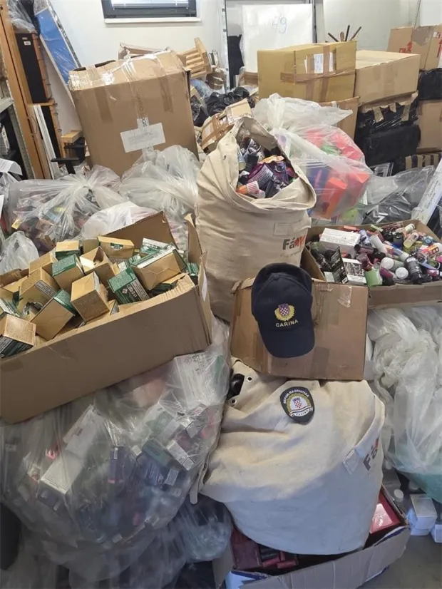 Šverc e-tekućine na granici u Slavonskom Brodu