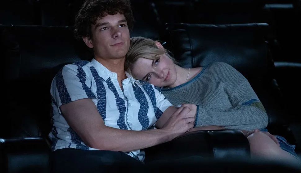 Mason Thames i Mckenna Grace u filmu 'Regretting You'