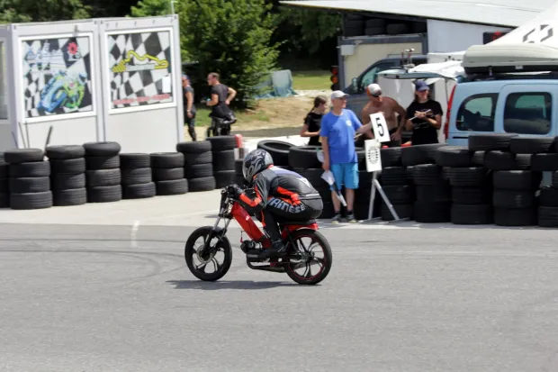 Utrke mopedima Tomos - liga - Osječanin vozi - O2SUstupljene fotografije