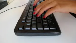 Ilustracija za prijevaru na internetu, internet, prijevara