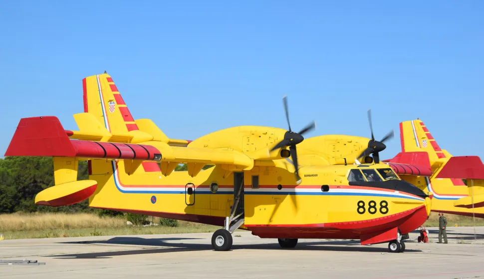 Hrvatska je po treći put poslala protupožarni avion Canadair CL-415 u Albaniju kako bi pomogla s ga&scaron;enjem požara.