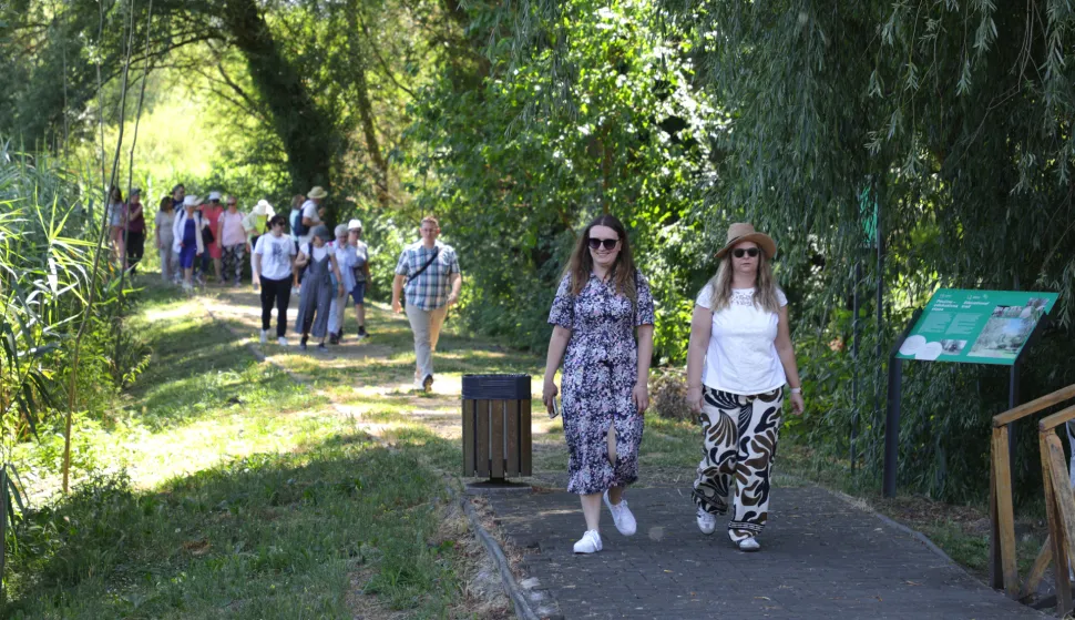 Kopački rit, 02. 07. 2025., Park prirode, Kopački rit, obilazak, kontinentalni turizam, turizam, turisti, turist, ljeto, vrućina, &scaron;etnja, prirodaSNIMIO BRUNO JOBST
