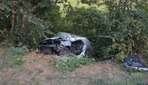 Mladi vozač poginuo zbog neprilagođene brzine na cesti Šarengrad-Bapska 