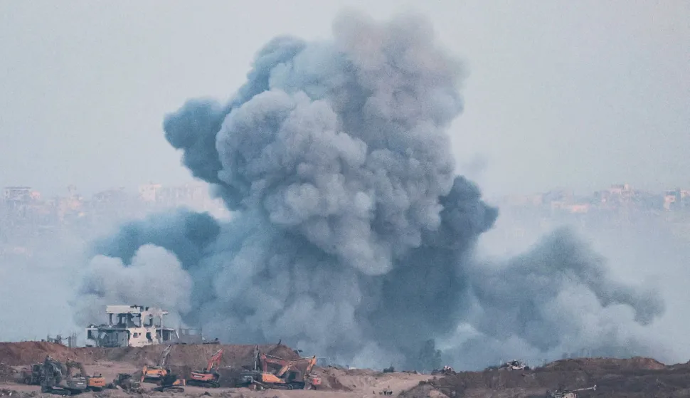 epaselect epa12234940 Smoke rises following an Israeli airstrike in the northern Gaza Strip near Beit Hanoun, as seen from the Israeli side of the border with the Gaza Strip in southern Israel, 13 July 2025. EPA/ABIR SULTAN