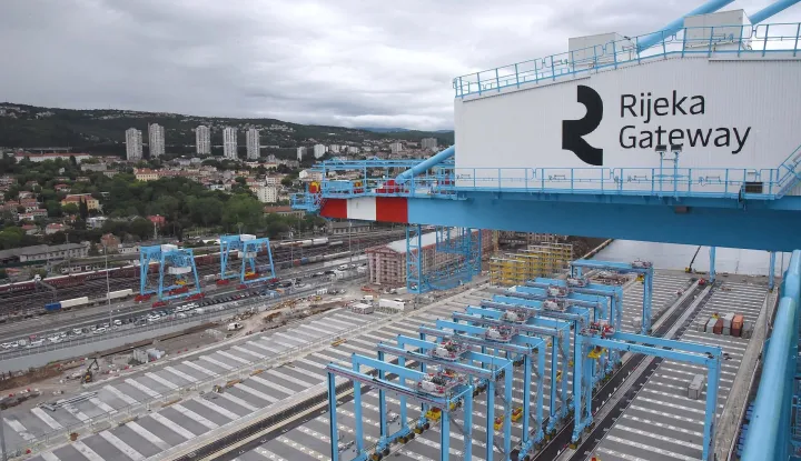 RIJEKA, 06 05.2025. RIJEKAZAGREBACKA OBALA KONTEJNERSKI TERMINAL RIJEKA GATEWAY OBILAZAK ZA MEDIJE I MINISTRA...NA FOTO:SNIMIO SERGEJ DRECHSLER