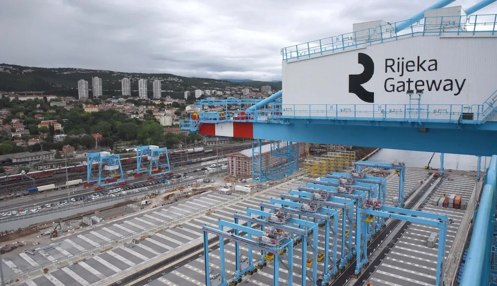 RIJEKA, 06 05.2025. RIJEKAZAGREBACKA OBALA KONTEJNERSKI TERMINAL RIJEKA GATEWAY OBILAZAK ZA MEDIJE I MINISTRA...NA FOTO:SNIMIO SERGEJ DRECHSLER