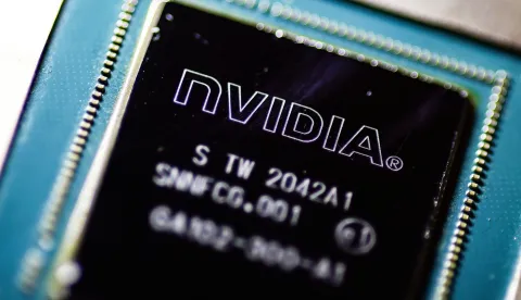 epa12256571 A photo illustration shows a discarded chip by US technology company Nvidia, in Berlin, Germany, 23 July 2025. According to Nvidia, H20 chips will soon be delivered to China again. The high-tech products were long banned by US presidents Biden and Trump. After its share price plummeted in January 2025, US chip manufacturer Nvidia has reported record sales. EPA/HANNIBAL HANSCHKE ILLUSTRATION