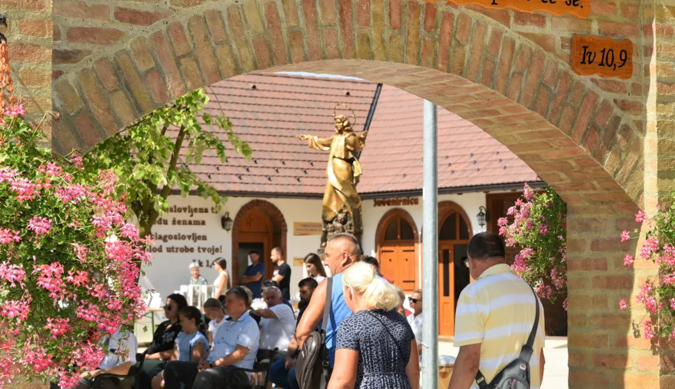 slavonija...sumanovci, gunja...15.08.2021.svetiste majke dobre nade, sumanovci; svetkovina velike gospe; misno slavlje predvodio svecenik ivan benakovic;foto Gordan Panić