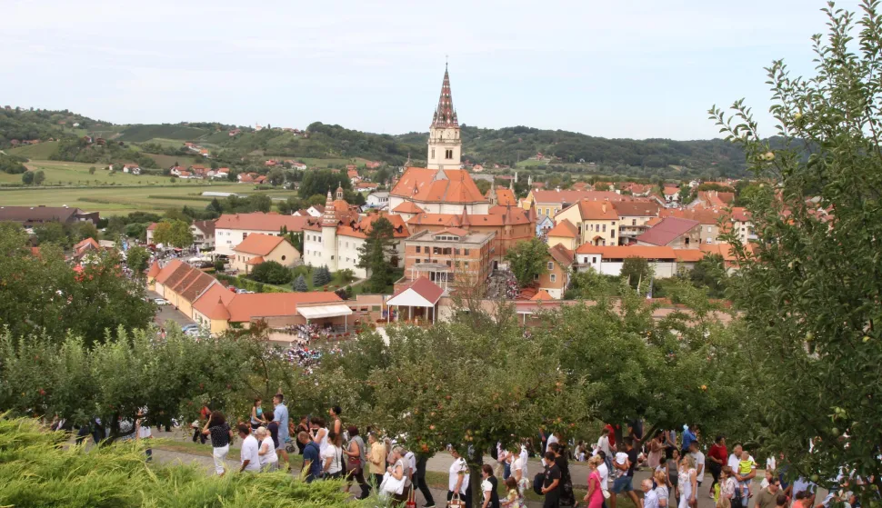 Marija Bistrica, 15.08.2018 - Sredinje misno slavlje u Hrvatskom nacionalnom svetitu Majke Boje Bistričke, povodom svetkovine Uznesenja Blaene Djevice Marije. foto HINA/ Zvonimir KUHTIĆ/ik
