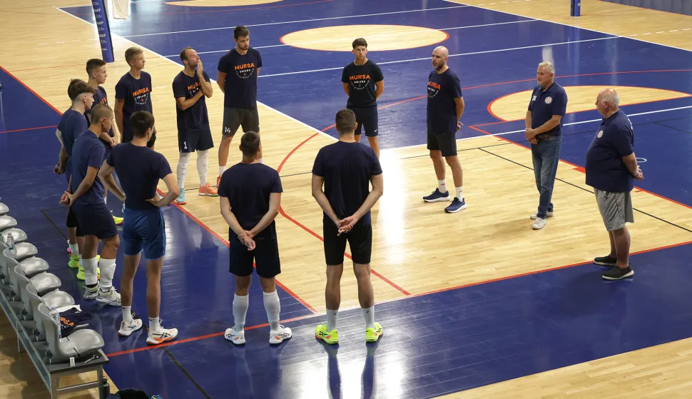 Osijek, 11. 08. 2025., Mala dvorana Gradski vrt, odbojka, MOK Mursa, Mursa, prozivkaSNIMIO BRUNO JOBST