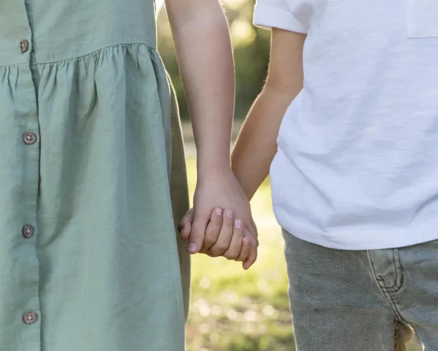 dijete djeca ruke brat sestra ilustracija freepik