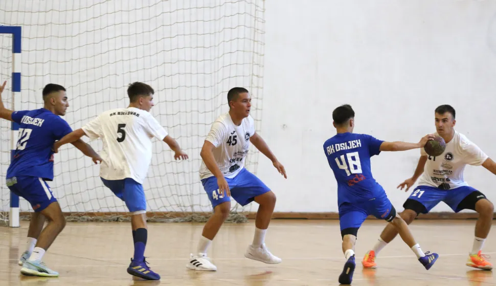 Osijek, 17. 08. 2024, Sportska dvorana Zrinjevac, rukomet. Memorijal Saša Cesar Celje. Osijek - Bjelovar,snimio GOJKO MITIĆ