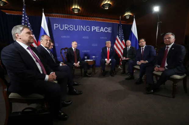 epa12303536 US President Donald Trump (4-R) and Russian President Vladimir Putin (4-L) attend a meeting at Joint Base Elmendorf-Richardson in Anchorage, Alaska, USA, 15 August 2025. EPA/GAVRIIL GRIGOROV/SPUTNIK/KREMLIN POOL/POOL MANDATORY CREDIT