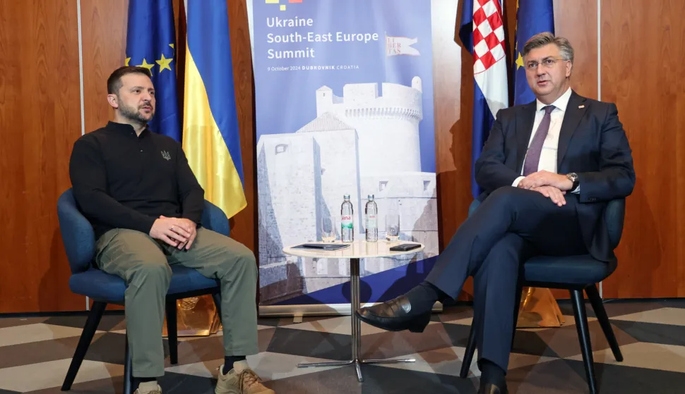 Dubrovnik, 09.10.2024 - Predsjednik Vlade Republike Hrvatske Andrej Plenkovi? i predsjednik Ukrajine Volodimir Zelenskij doma?ini su 3. sastanka na vrhu Ukrajina ? Jugoisto?na Europa, u Hotelu Excelsior u Dubrovniku. Sastanak predsjednika Vlade RH Andreja Plenkovi?a i predsjednika Ukrajine Volodimira Zelenskog.foto HINA/ POOL/ Damir SEN?AR/ ds