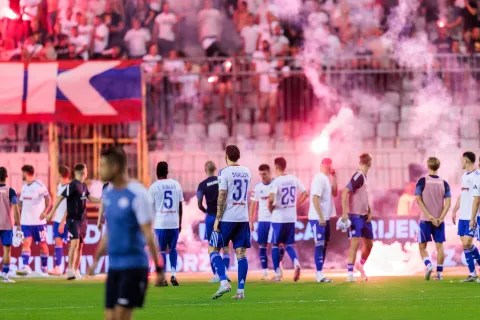 Split, 17.08.2025. - Susret 3. kola HNL-a Hajduk - Slaven Belupo. Na fotografiji bakljada Torcide nakon završetka utakmice.foto HINA/ Miroslav Lelas/ lm