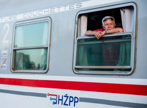 OSIJEK- 01.07.2022., HŽ, ispraćaj prvog sezonskog vlaka na relaciji Osijek-Bjelovar-Zagreb-Split, turistička ponuda za građane iz cijele Slavonije i Baranje, turistička ponuda.Foto: Andrea Ilakovac