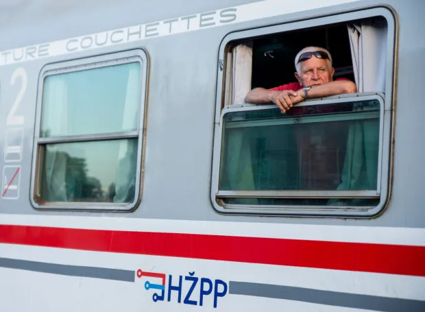 OSIJEK- 01.07.2022., HŽ, ispraćaj prvog sezonskog vlaka na relaciji Osijek-Bjelovar-Zagreb-Split, turistička ponuda za građane iz cijele Slavonije i Baranje, turistička ponuda.Foto: Andrea Ilakovac