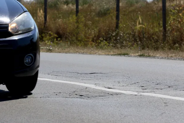 Osijek, 20. 08. 2025, S - cesta, od Čepinske do Portanove, u lošem stanju, uskoro kreće rekonstrukcija kompletne ceste.snimio GOJKO MITIĆ