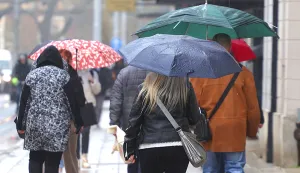 Osijek, 28. 03. 2025., ki&scaron;obrani, foto&scaron;etnja, ki&scaron;obran, ki&scaron;a, ilustracija, &scaron;etnja po ki&scaron;iSNIMIO BRUNO JOBST