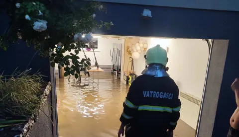 Olujno nevrijeme u Osijeku, poplavljeni podrumi
