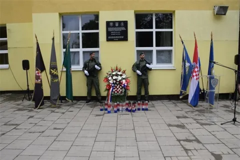 Spomen na ubijene policajce u Dardi