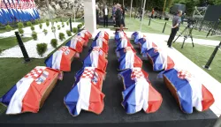 komemoracija ukopa 814 hrvatskih žrtava ekshumiranih iz masovne grobnice u jami Jazovka, kolovoz 2025