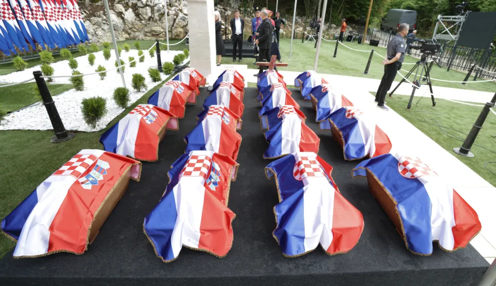 komemoracija ukopa 814 hrvatskih žrtava ekshumiranih iz masovne grobnice u jami Jazovka, kolovoz 2025