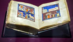 01.02.2020., Sarajevo, Bosna i Hercegovina - Povodom 132. rodjendana Zemaljskog muzeja otvorena je soba Sarajevske hagade. Sarajevska hagada je zidovski rukopisno-oslikani kodeks koji je nastao u drugoj polovini 14. stoljeca na sjeveru Spanjolske. U Bosnu i Hercegovinu donijeli su je protjerani Sefardi. Ova hagada pripada skupini sefardskih hagada, a njih je u cijelom svijetu sacuvano ukupno 15. Na hebrejskom jeziku hagada je prica i smatra se jednom od najljepsih knjiga ove vrste. Hagada je u ratu sacuvana u jednoj od dzamija na Bjelasnici a prije toga, pripadala je sarajevskoj jevrejskoj porodici Kohen.rPhoto: Armin Durgut/PIXSELL