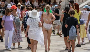 11.06.2023., Stara gradska jezgra, Dubrovnik - Gradski kadrovi. Ljeto u gradu. Photo: Grgo Jelavic/PIXSELL