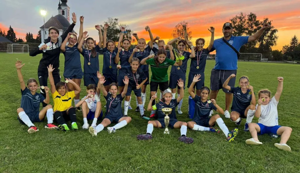 POČETNICE ŽNK OSIJEKOSVOJILE TURNIR "ŽIVIM SVOJ SAN" U ZAGREBUKOLOVOZ 2025FOTO: ŽNK OSIJEK