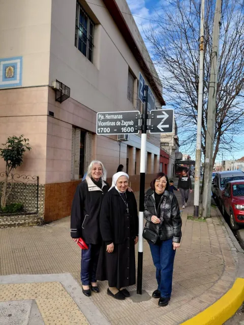 Buenos Aires, 25.08.2025. - Sestre milosrdnice iz Zagreba, rimokatolički ženski crkveni red, dobile su naziv ulice u predgrađu glavnog argentinskog grada Buenos Airesa gdje djeluju od 1934. godine. foto HINA/ Hermanas De Caridad De San Vicente de Paúl/ tm
