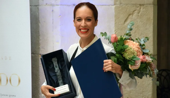 Dubrovnik, 25.08.2025. &ndash; Dodjela nagrade "Orlando" za najbolje dramske i glazbene izvedbe na Dubrovačkim ljetnim igrama održana je u ponedjeljak u atriju palače Sponza. Na fotografiji Helena Minić Matanić. Foto HINA/ Baldo MARUNČIĆ/ bm