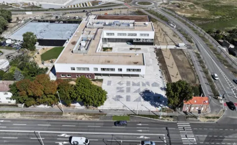 Zgrada Prve Gimnazije u Retfali