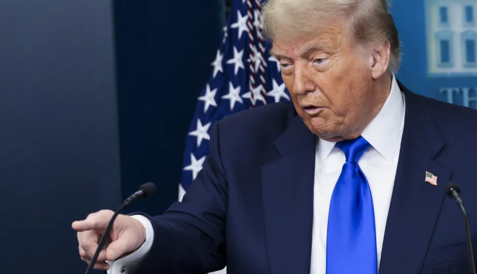 epa12201424 US President Donald J. Trump responds to a question from the news media during a press conference in the briefing room of the White House in Washington, DC, USA, 27 June 2025. Earlier in the day, the Supreme Court ruled in the Trump administration's favor to curb nationwide injunctions on the president's birthright citizenship order. EPA/SHAWN THEW