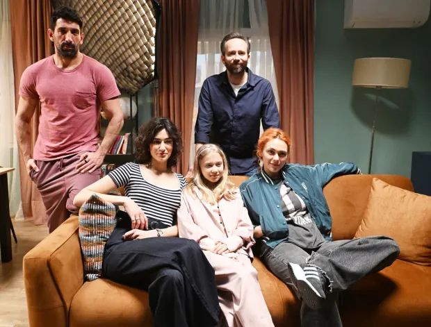 "BLAŽ MEĐU ŽENAMA" serija, glumačka ekipa