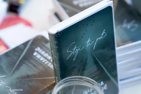 “Stoji ti put” nastao je iz potrebe da ja samu sebe osnažim