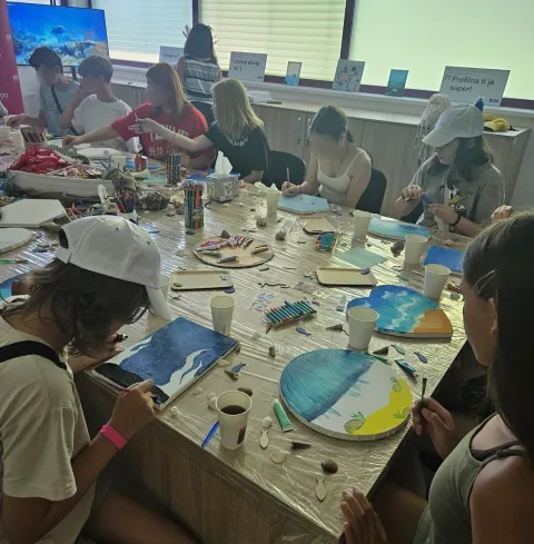 Djeca iz Ukrajine posjetila Osijek i Jadran, Centar za nestalu i zlostavljanu djecu