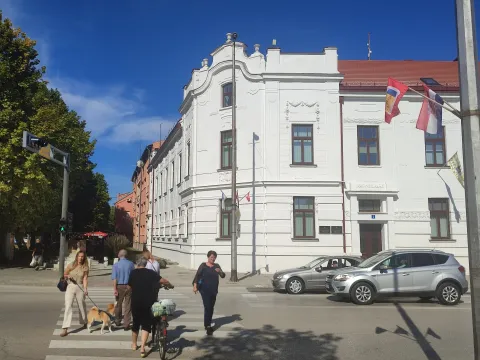 U centru Županje, kolovoz 2025.snimila Marija Lešić Omerović