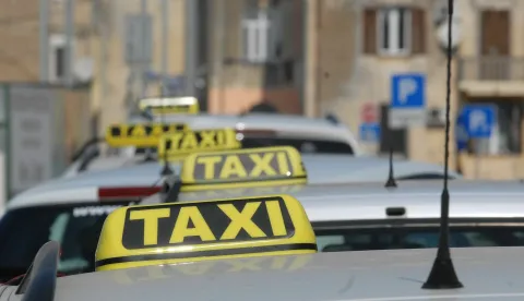 19.03.2012. Zadar - Taksisti prosvjedovali zbog nelojalne konkurencije.rPhoto: Dino Stanin/PIXSELL