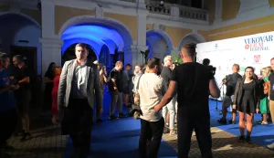 Vukovar, 27.8.2025.- Sve?anim programom, koji je odr?an u perivoju Dvorca Eltz, u srijedu je otvoren 19. Vukovar film festival. foto HINA/Gordan Pani?/ ua