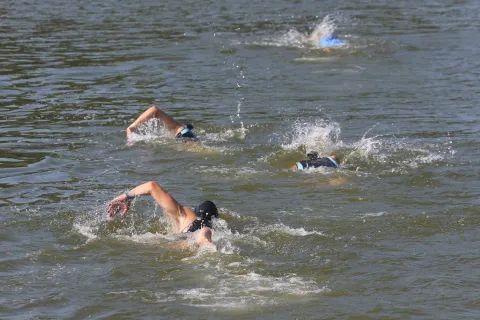 Osječki se triatlonci zagrijavali za pravu akciju na Biljskom jezeru