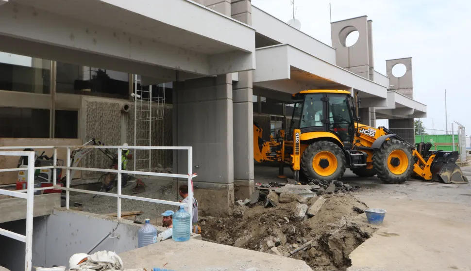 Osijek, 21. 08. 2025, Klisa, Zračna luka Osijek, ZLO. Radovi na obnovi Zračne luke se odvijaju zajedno s prmoetom i letovima iz Osijeka...snmio GOJKO MITIĆ