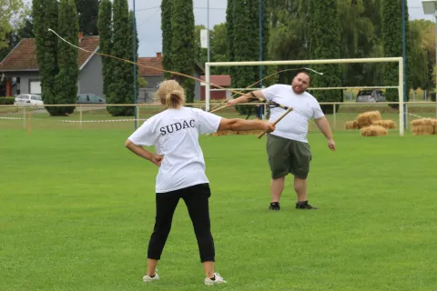 Brođanci, 31. 08. 2025, 51. Olimpijada starih sportova Brođanci, mimohod, paljenje Oimpijskog plamena i natjecanja.snimio GOJKO MITIĆ